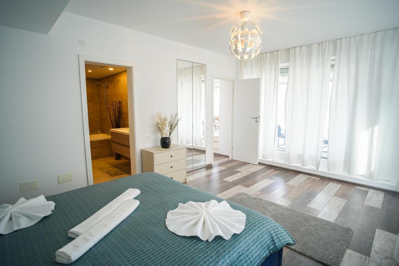 Penthouse With Huge Rooftop & Amazing City View Bucharest Luaran gambar